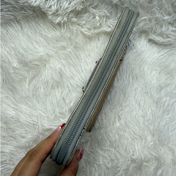 MICHAEL KORS Signature Metallic Cream and Silver Wallet - Picture 4 of 8